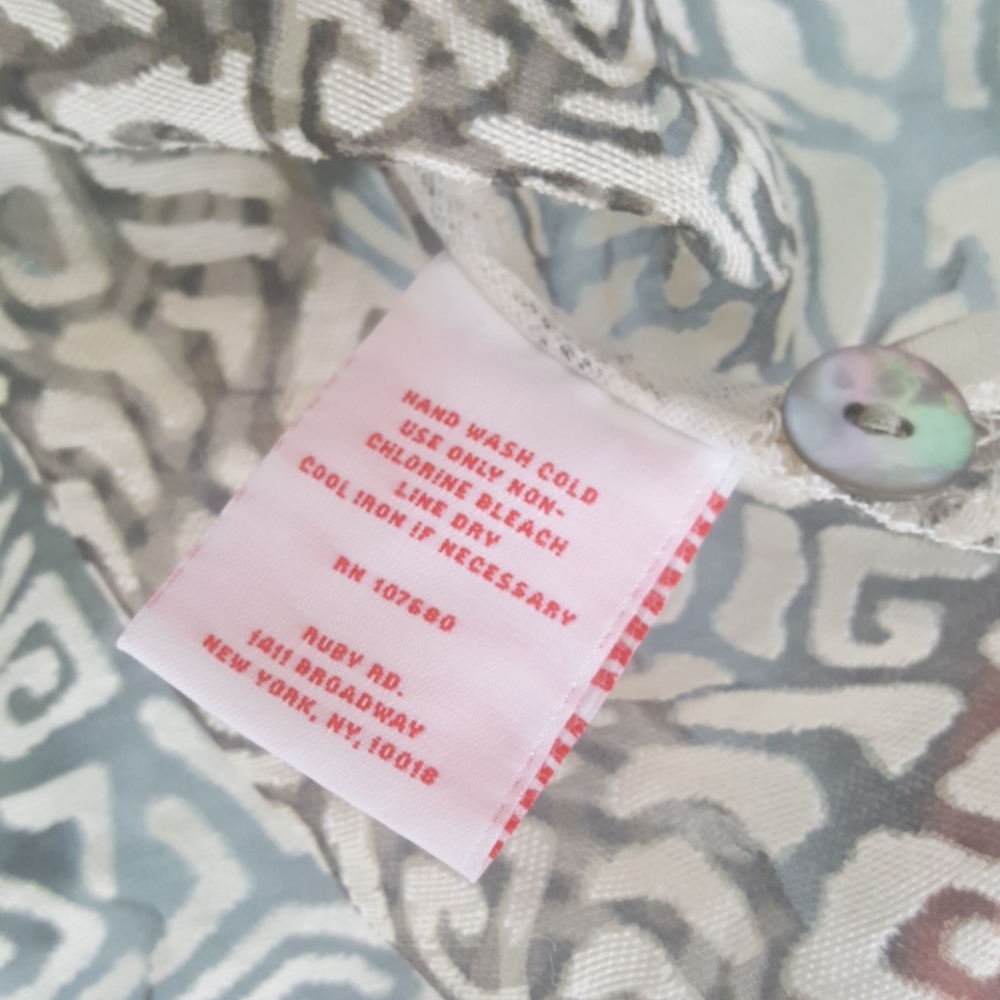 Ruby Rd.  Sheer print top. 22W. - Picture 5 of 9